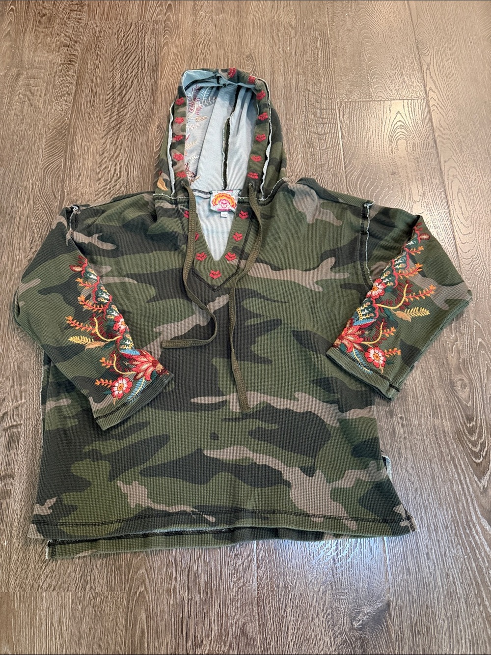 Johnny Was Camo Embroidered Thermal Hoodie Size Medium
